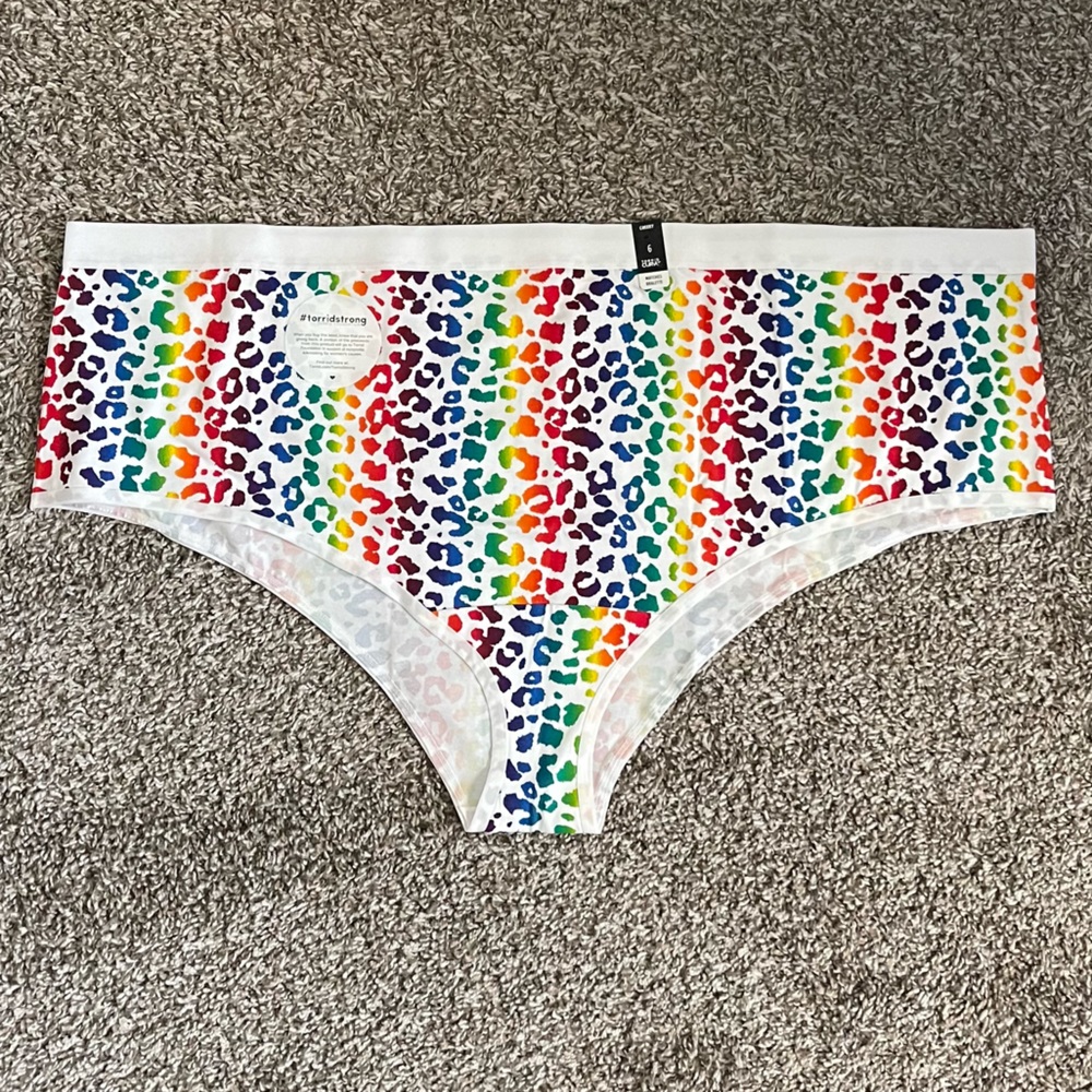 Torrid White/Rainbow Leopard Cotton Mid-Rise Cheeky Panty, 6X NWT